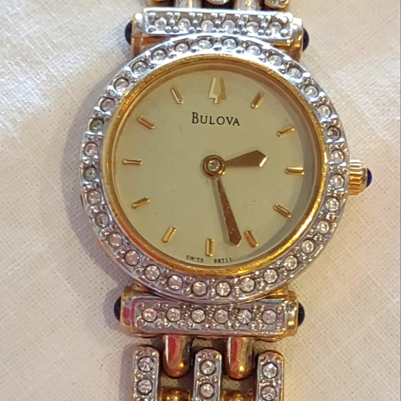 Bulova women's crystal swiss quartz watch  diamond bulova watch 98T11 - Picture 1 of 13